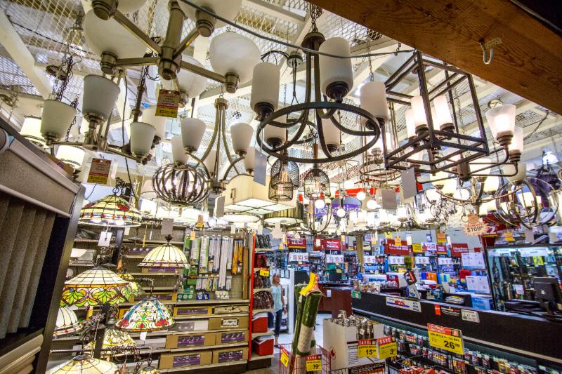 home hardware hours kamloops