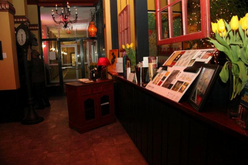 Le Bistro by Liz Menu, Hours